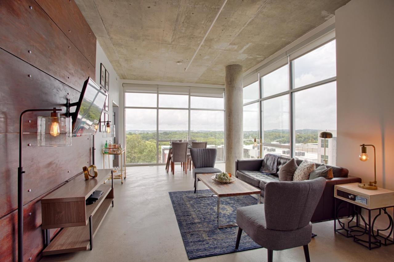Gaze At Sprawling Vistas Through Walls Of Windows Holiday home *