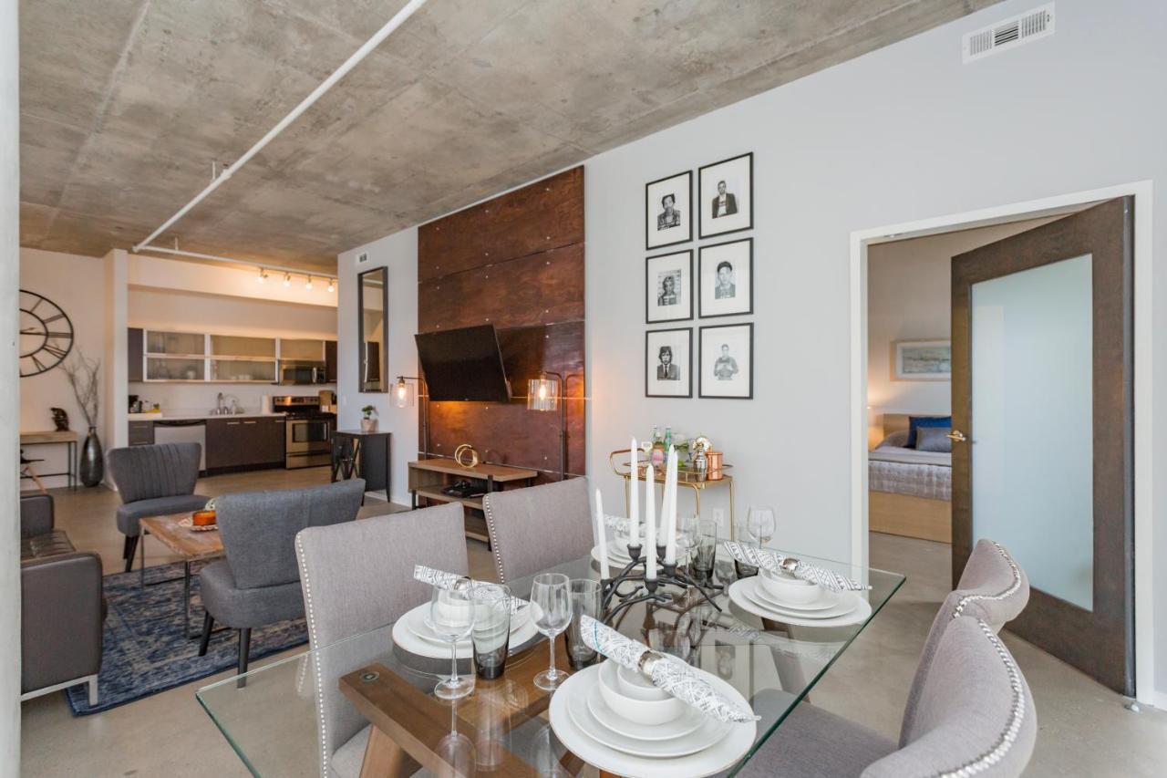 Gaze At Sprawling Vistas Through Walls Of Windows Nashville