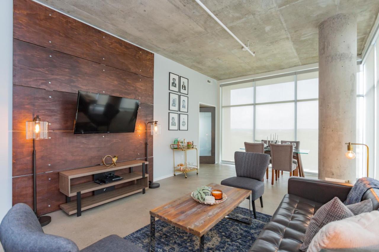 Holiday home Gaze At Sprawling Vistas Through Walls Of Windows