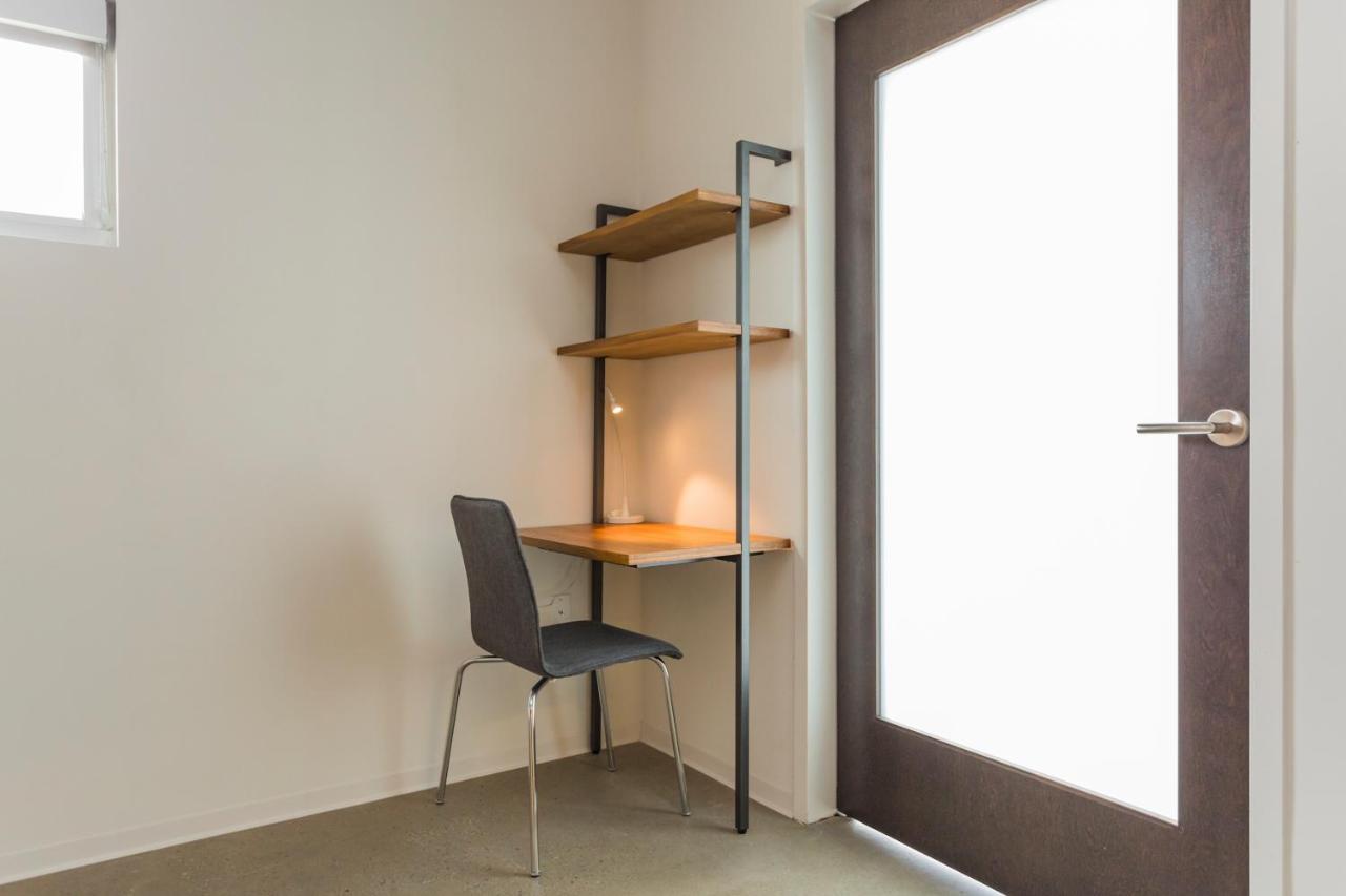 Gaze At Sprawling Vistas Through Walls Of Windows Holiday home Nashville