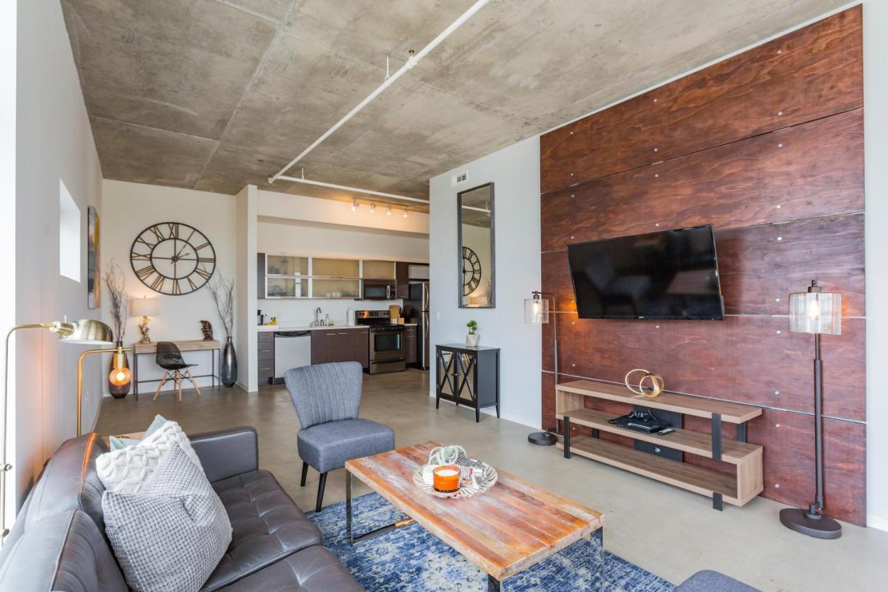 Gaze At Sprawling Vistas Through Walls Of Windows