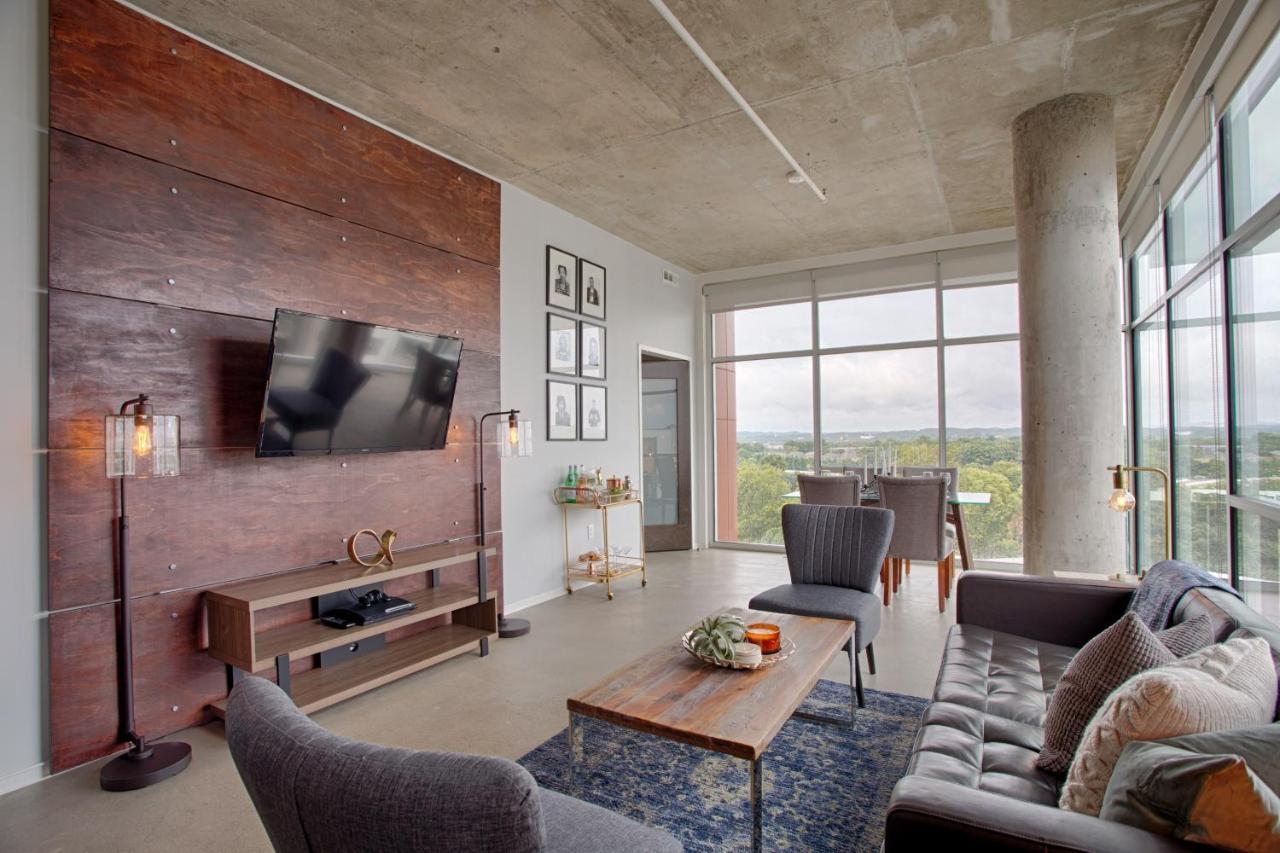 Holiday home Gaze At Sprawling Vistas Through Walls Of Windows Nashville
